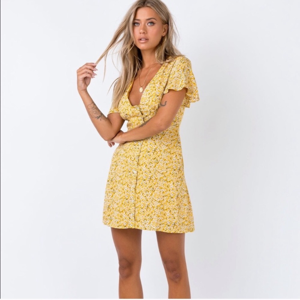 Yellow summer dress ✨
